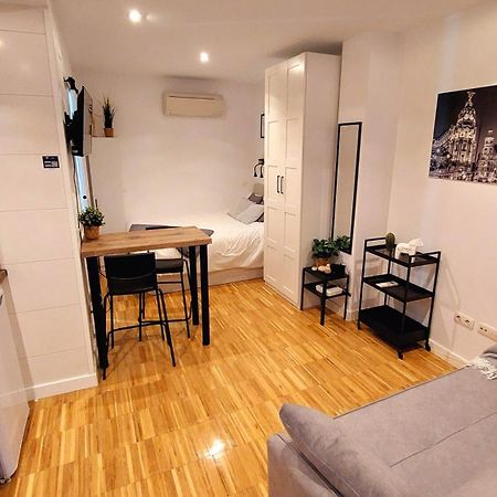 Acogedor Estudio En Delicias By Bebalmy Apartment Madrid Exterior photo
